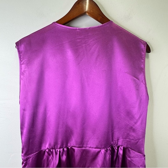 Cleo Pink Satin Vneck Sleeveless Blouse Size Medium NWT Brand New - Picture 5 of 9